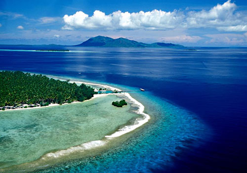 Pemandangan pantai dan pulau untuk tour Karimunjawa